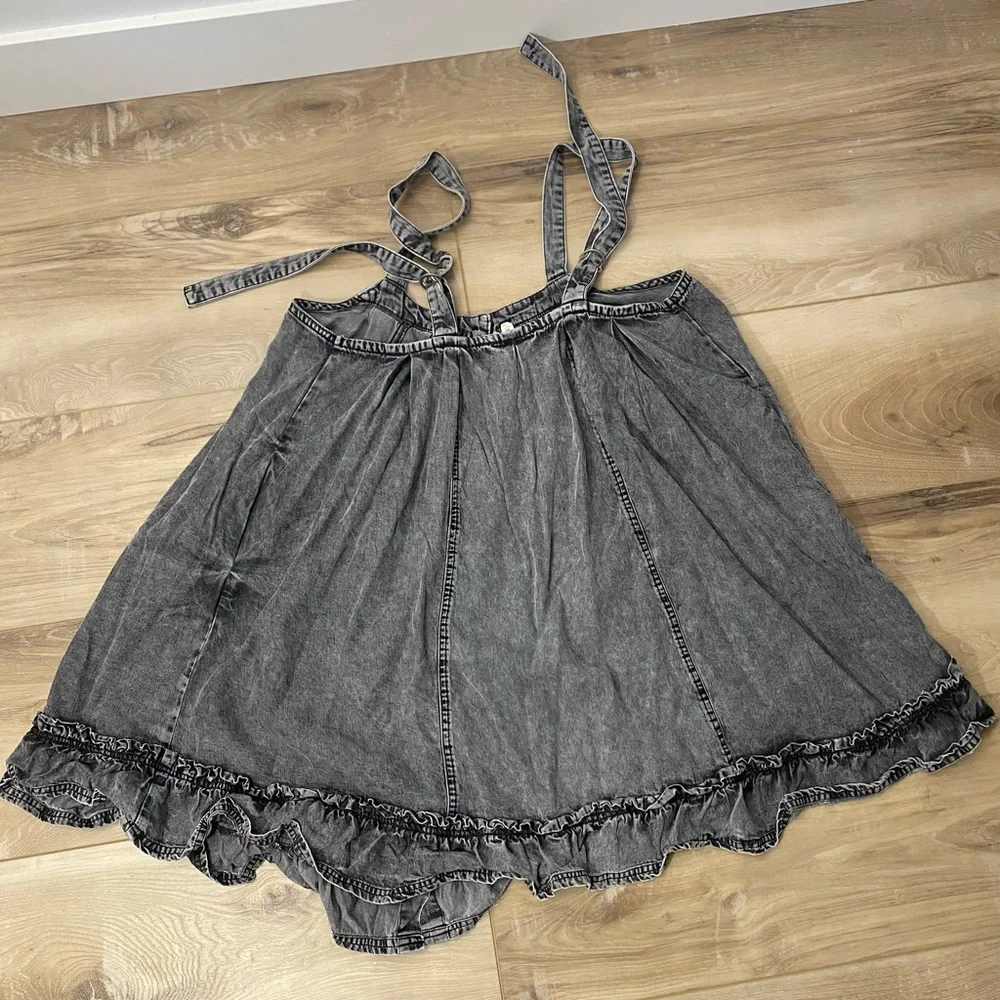 Easel Button-Front Flowy Denim Dress – Size Medium - Picture 2 of 12